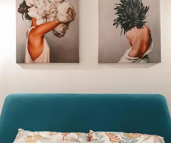 Apartment Garden Hideout -