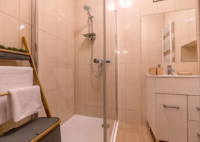 Apartment Garden Hideout -